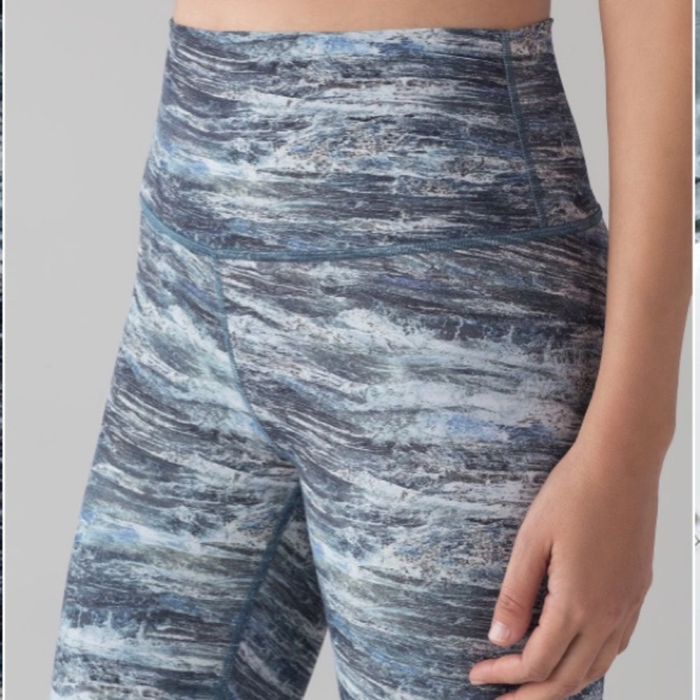 ▪️Lululemon▪️Wunder Under Hi-Rise 25” - Picture 2 of 6